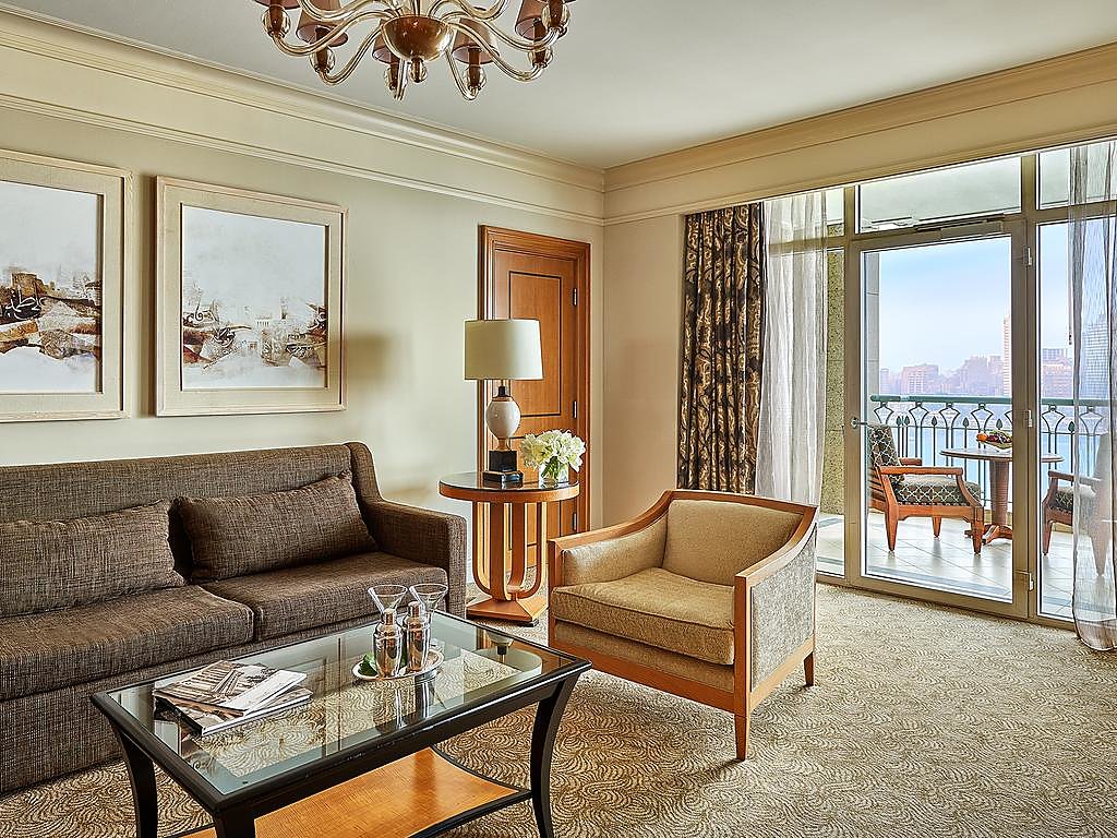 Diplomatic Suite with King Bed