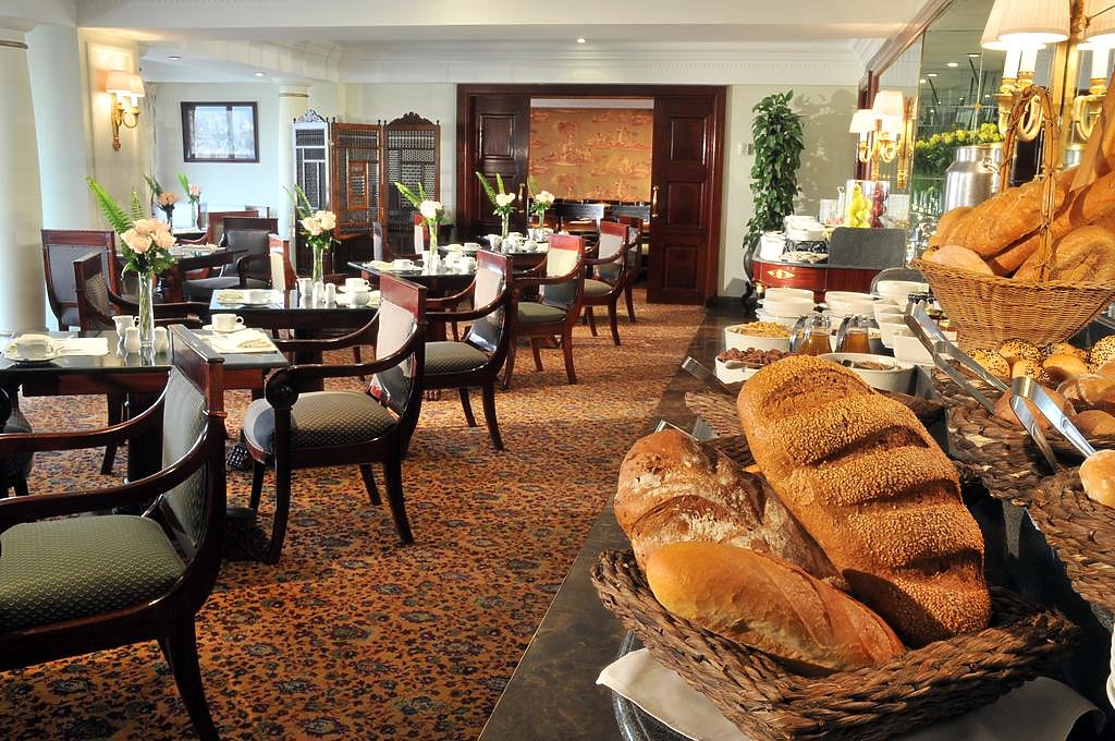 Club King Room overlooking the Nile