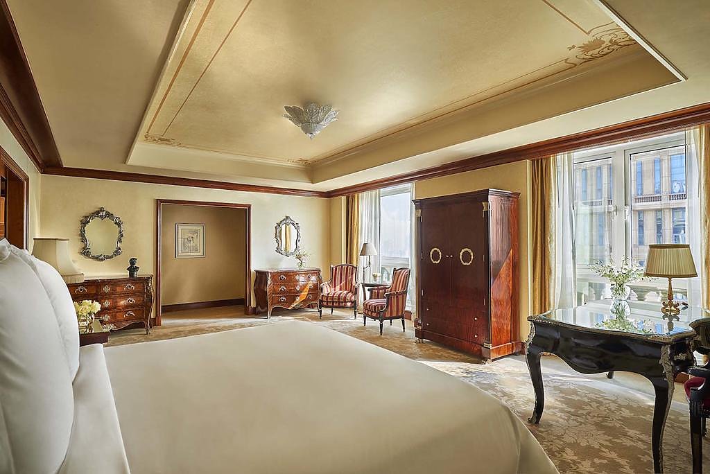 King Suite Two King Beds and Two Twin Beds