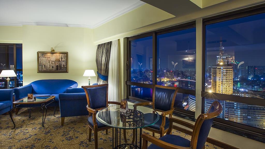Executive Suite with Executive Lounge Access