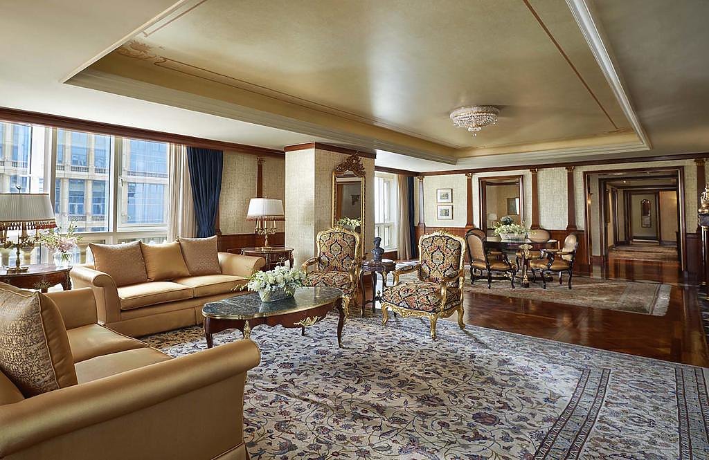 King Suite Two King Beds and Two Twin Beds